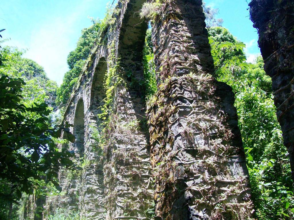 Suites Cantinho Da Pedra Abraão Rum bild